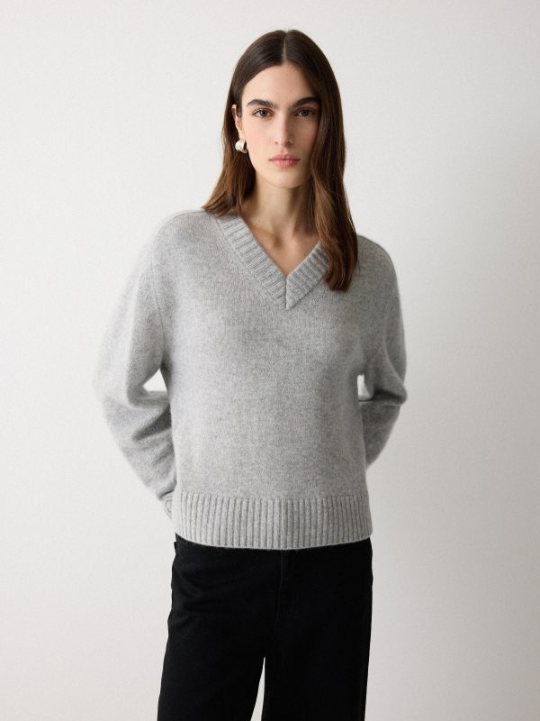 Wool Cashmere Blend V Neck Jumper | Grey